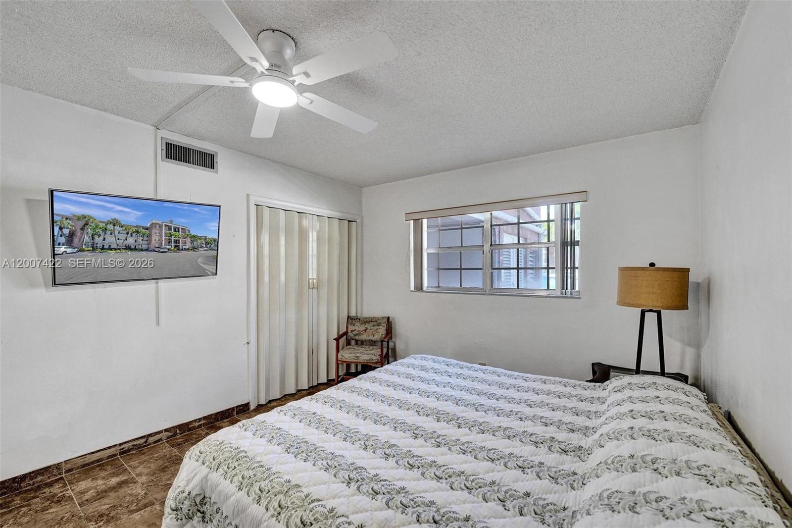 455 Paradise Isle Blvd #104 Hallandale Beach, FL 33009