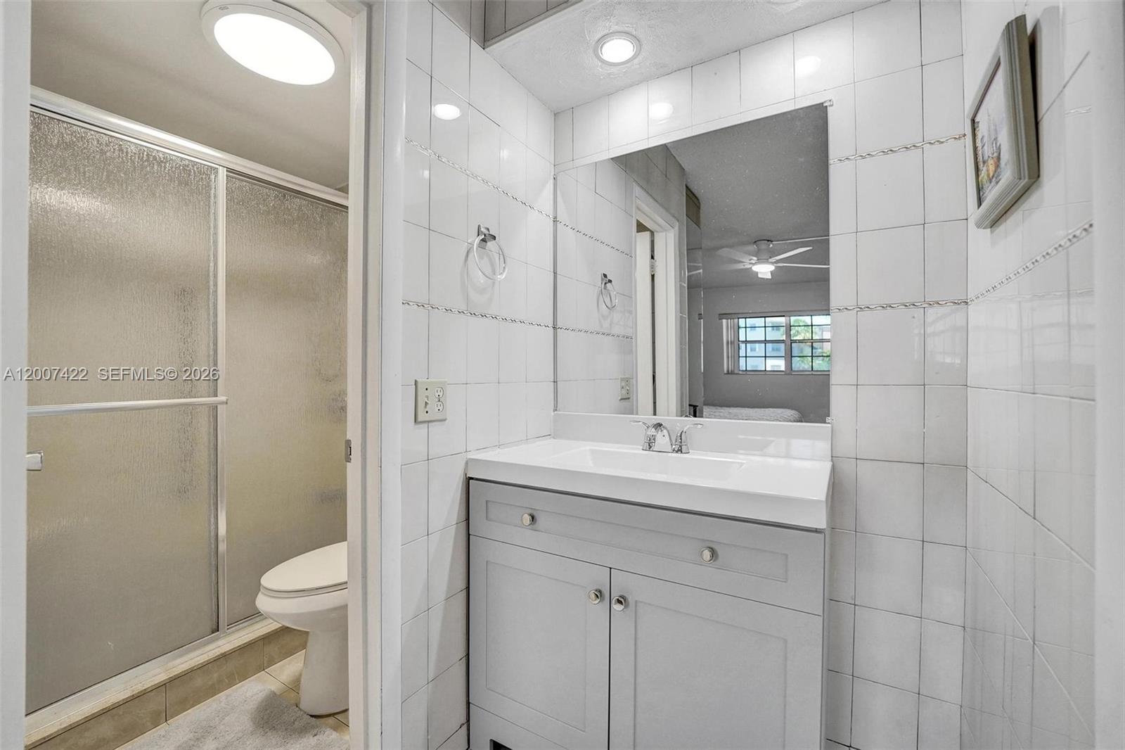 455 Paradise Isle Blvd #104 Hallandale Beach, FL 33009