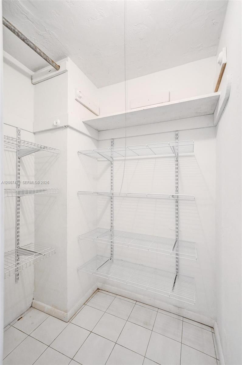 455 Paradise Isle Blvd #104 Hallandale Beach, FL 33009