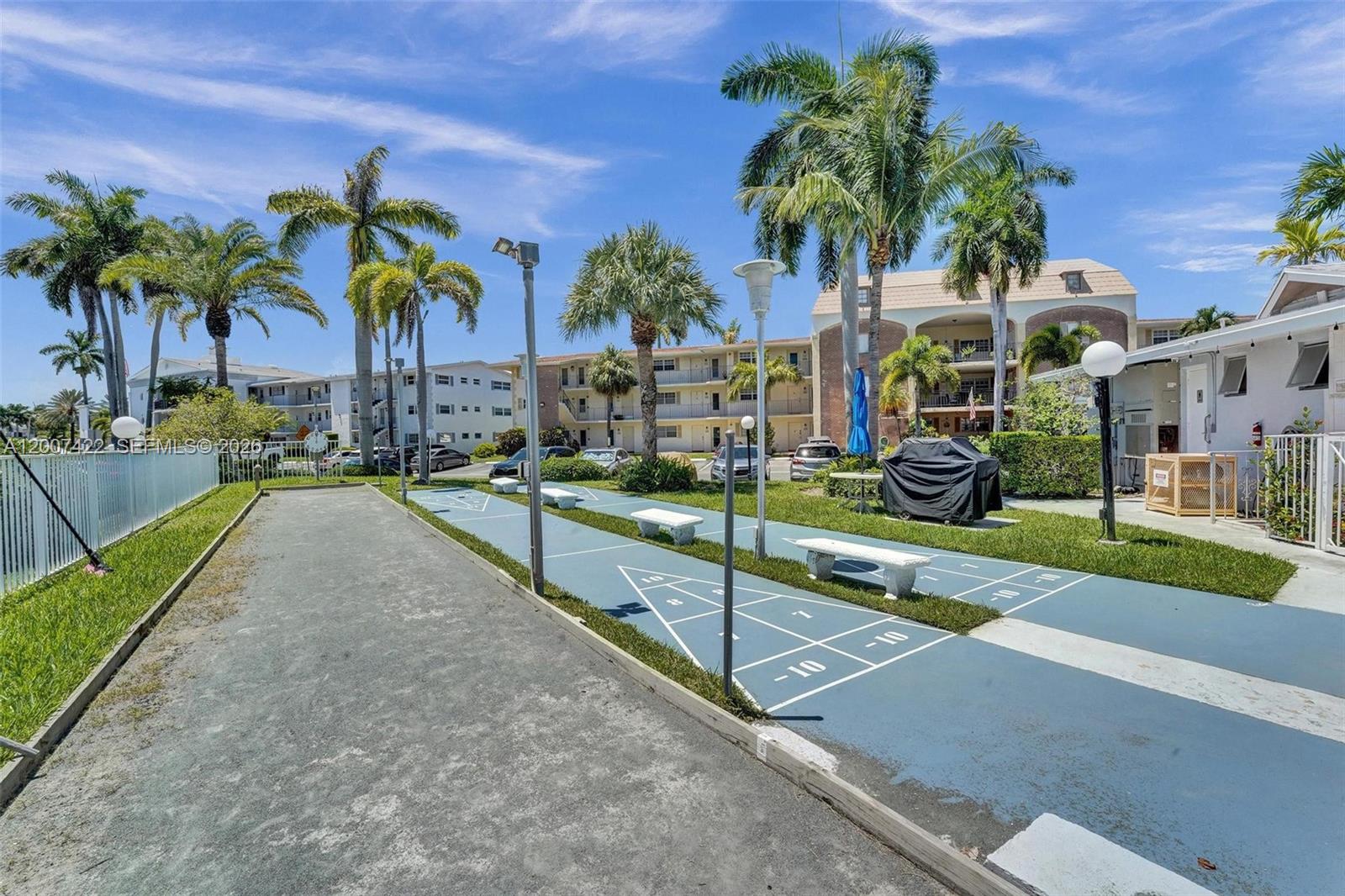 455 Paradise Isle Blvd #104 Hallandale Beach, FL 33009