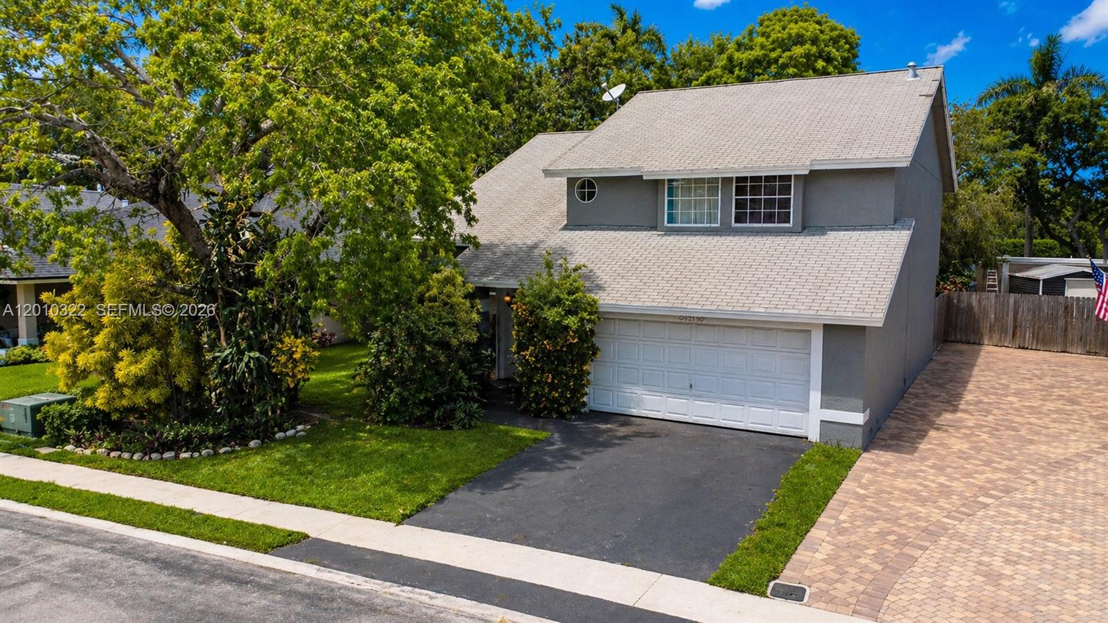 12113 NW 33rd St