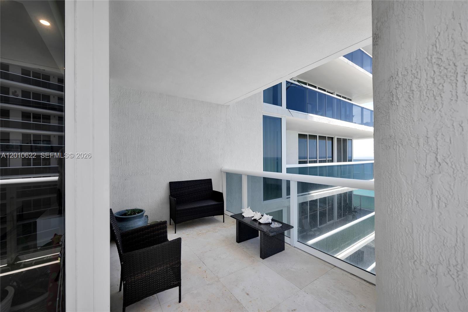 1800 S Ocean Dr #2205 Hallandale Beach, FL 33009
