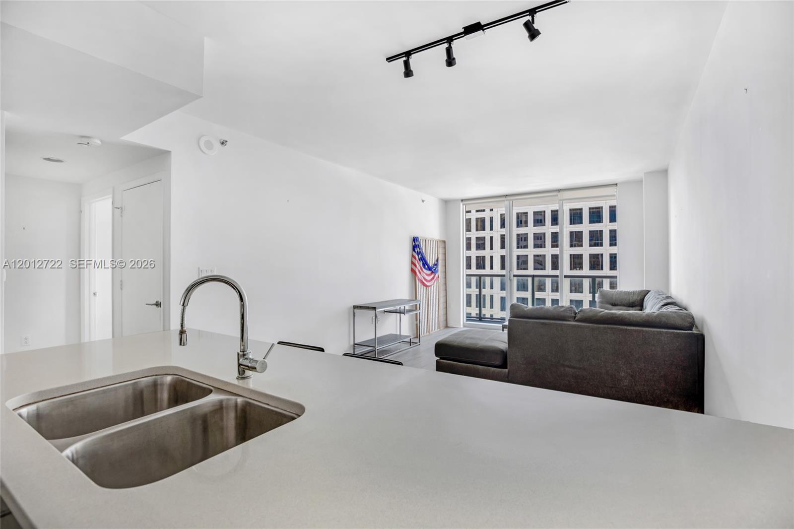 500 Brickell Ave #2508 Miami, FL 33131