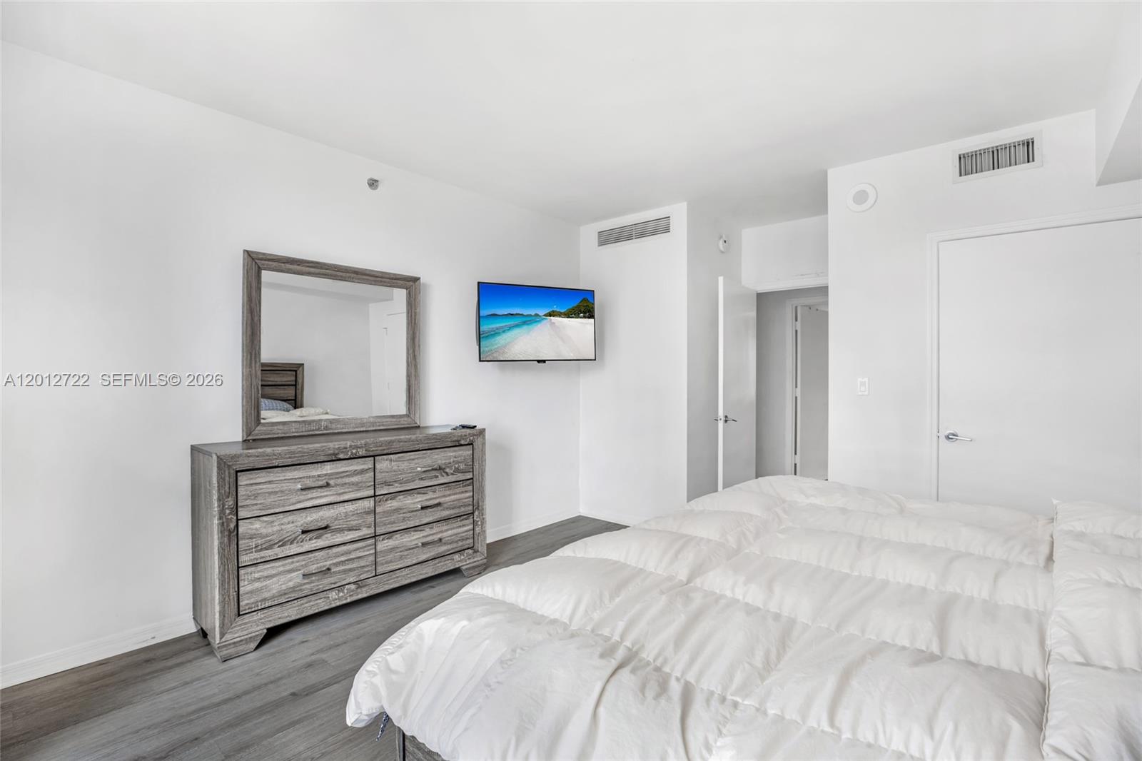 500 Brickell Ave #2508 Miami, FL 33131