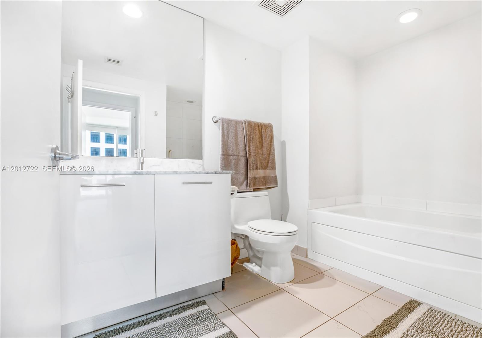 500 Brickell Ave #2508 Miami, FL 33131