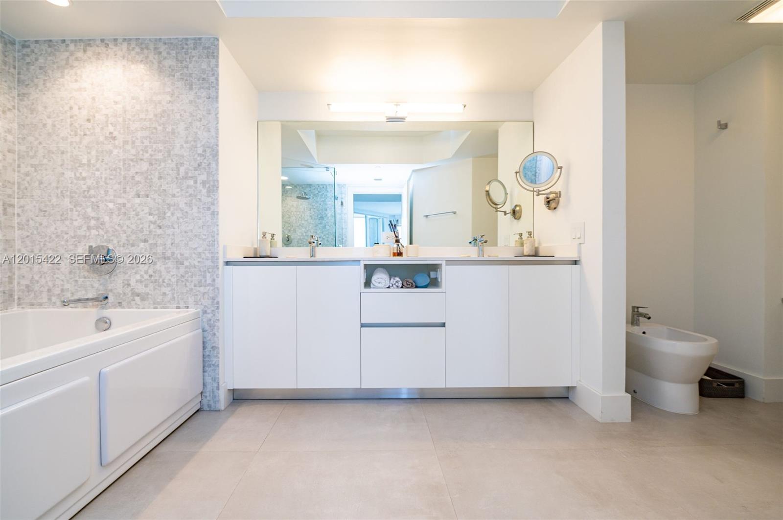21205 Yacht Clb Dr #3107 Aventura, FL 33180