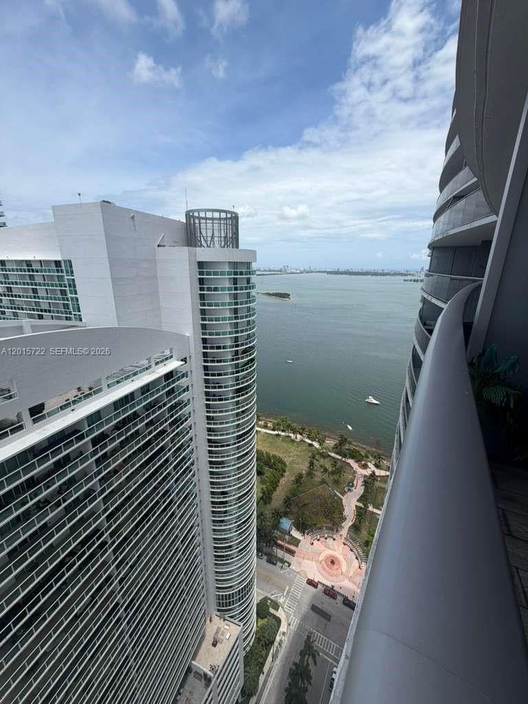 image Aria on the Bay10