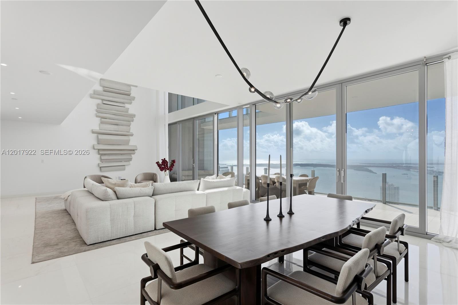 300 Biscayne Blvd #5002E Miami, FL 33131