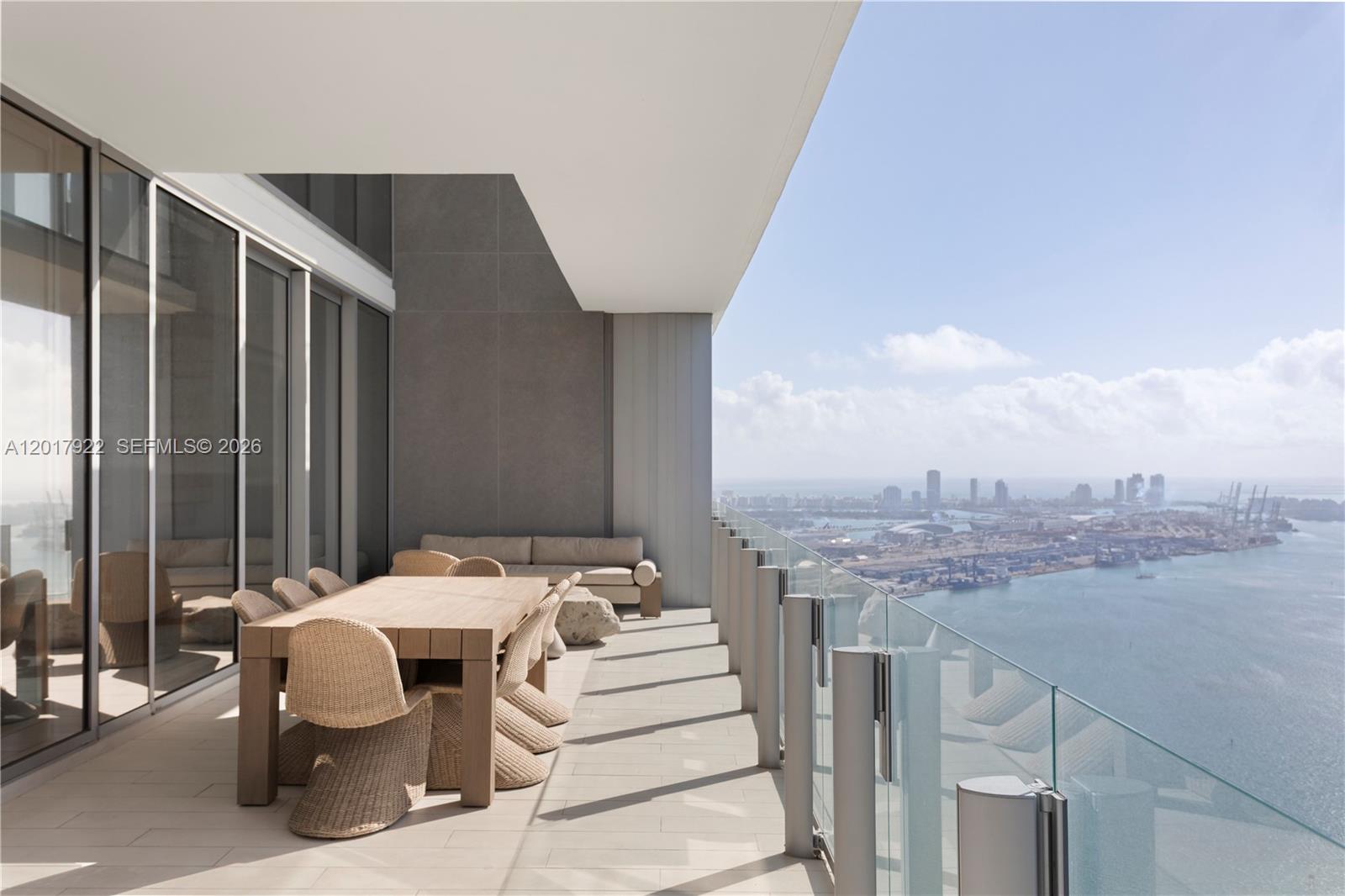 300 Biscayne Blvd #5002E Miami, FL 33131