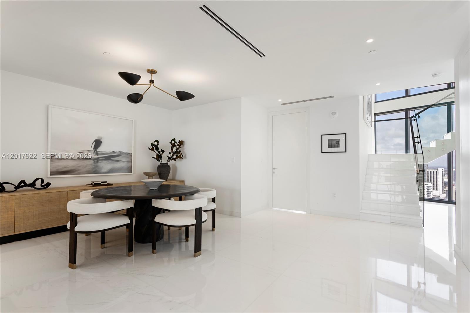 300 Biscayne Blvd #5002E Miami, FL 33131