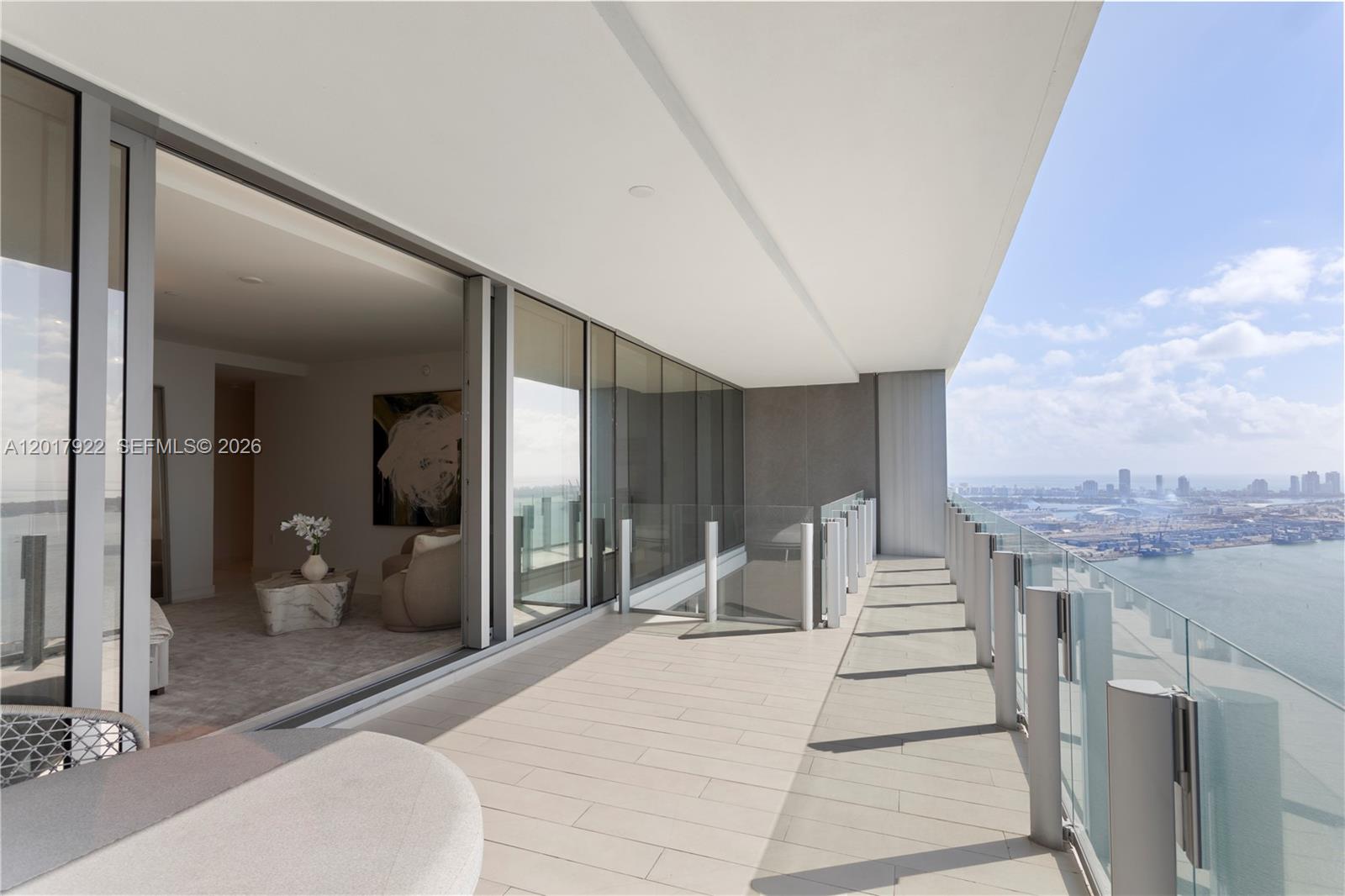 300 Biscayne Blvd #5002E Miami, FL 33131