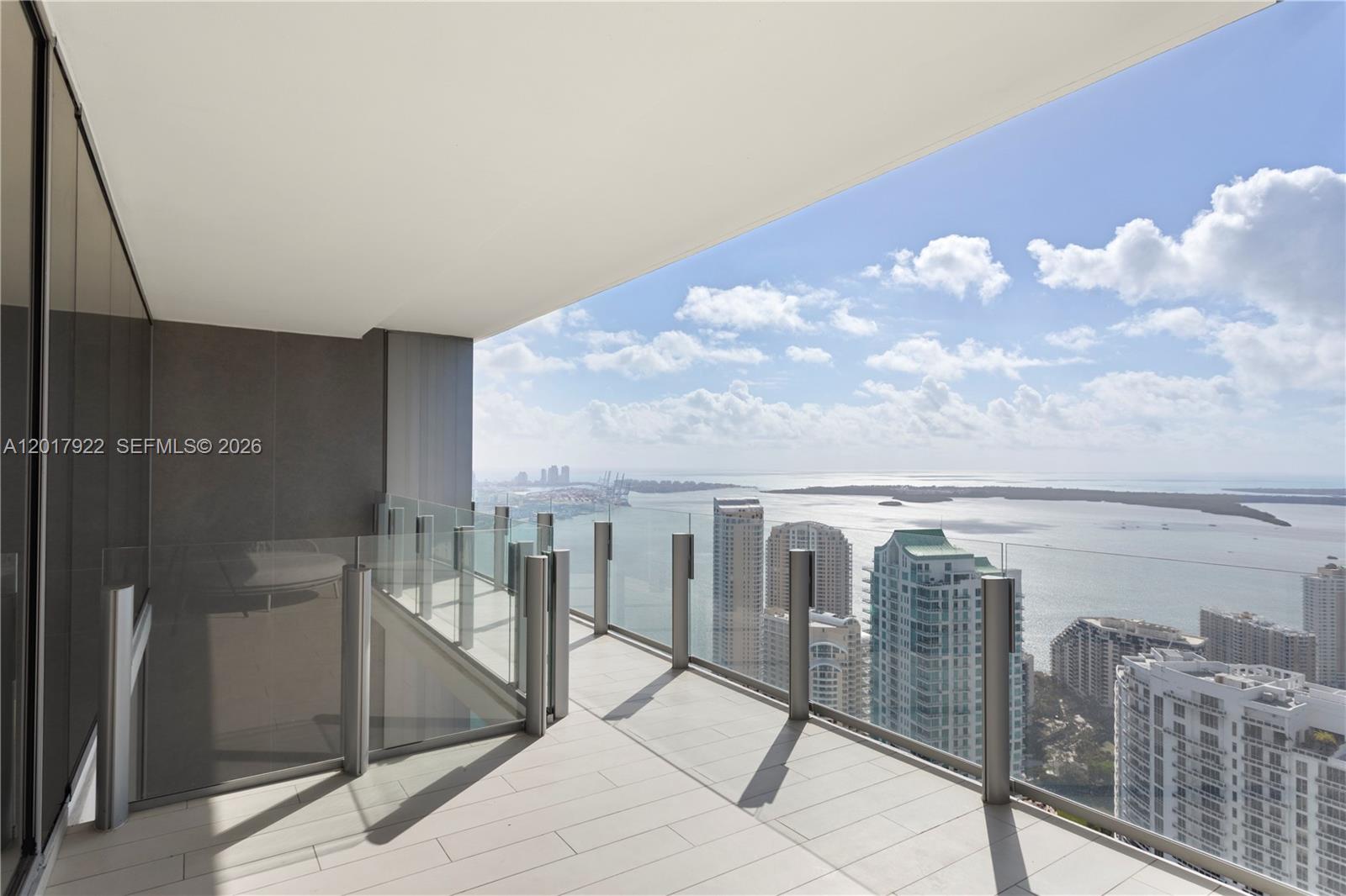 300 Biscayne Blvd #5002E Miami, FL 33131