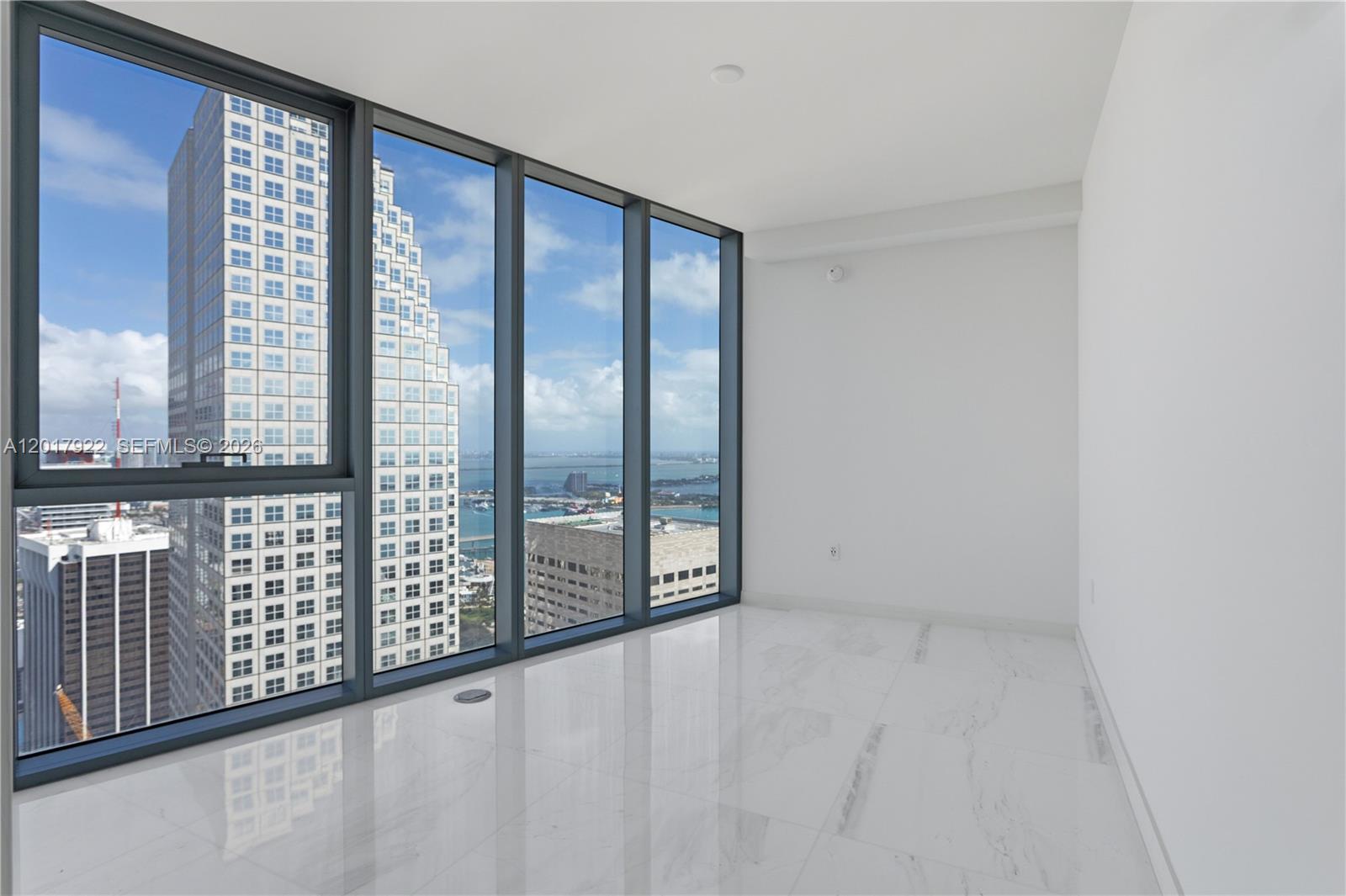300 Biscayne Blvd #5002E Miami, FL 33131