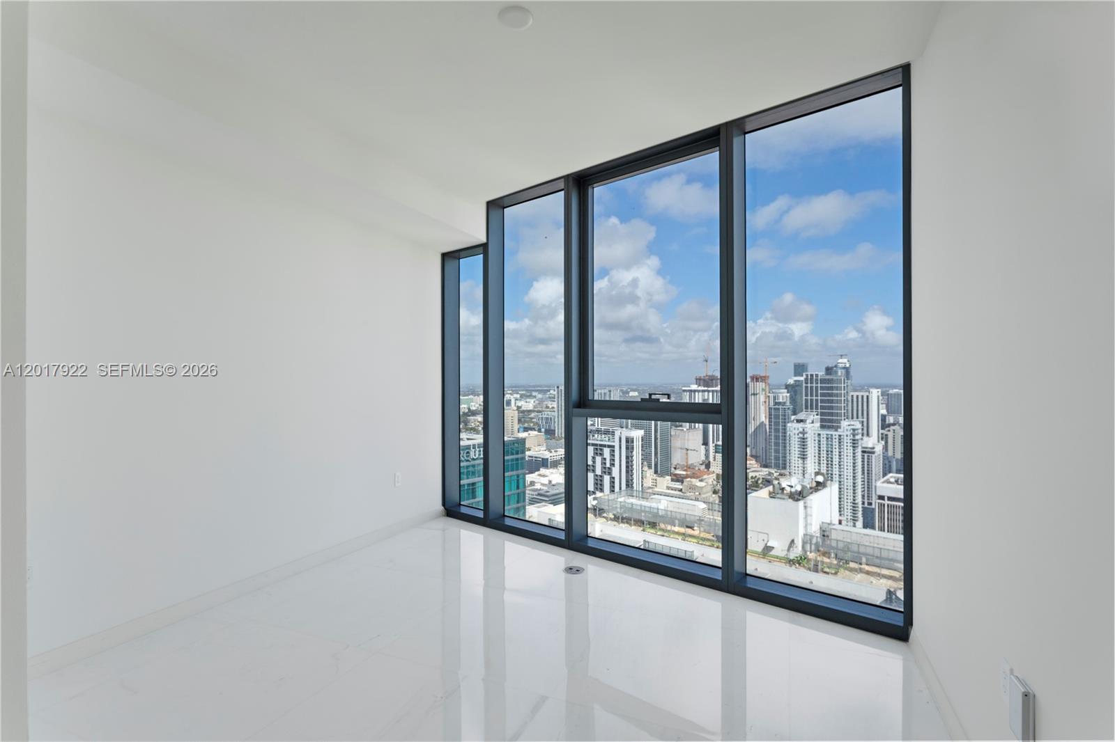 300 Biscayne Blvd #5002E Miami, FL 33131