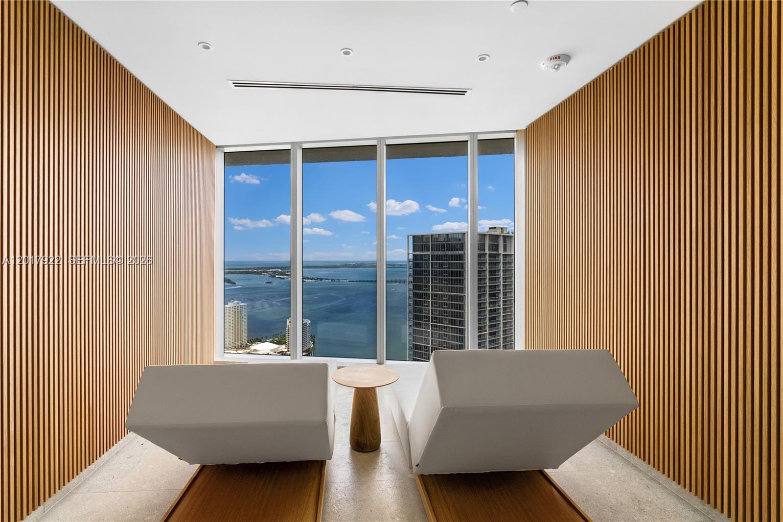 300 Biscayne Blvd #5002E Miami, FL 33131