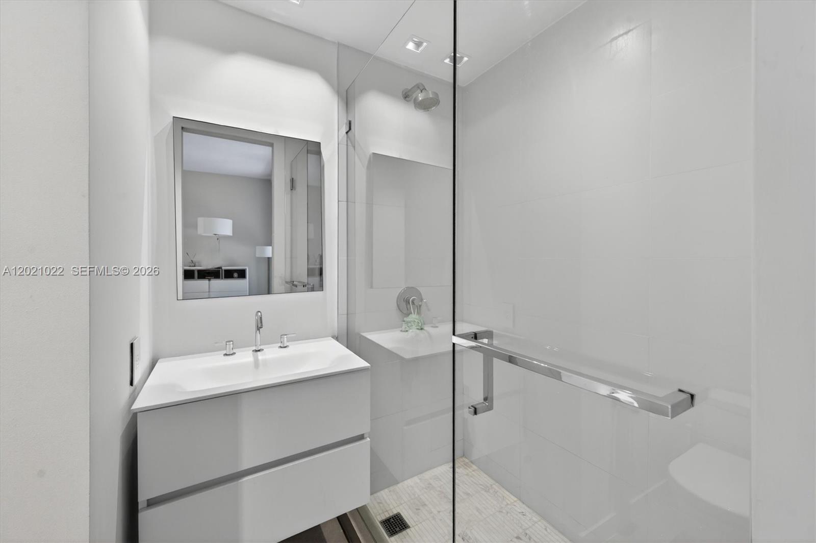 625 Curtiswood Dr Key Biscayne, FL 33149