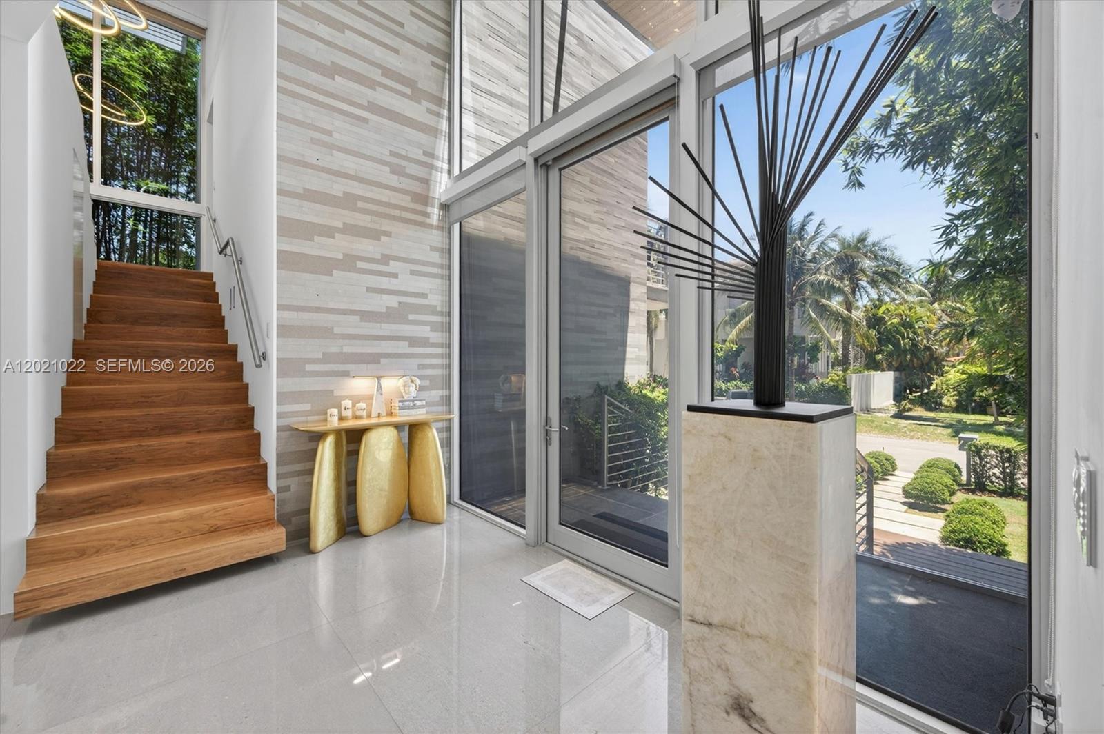 625 Curtiswood Dr Key Biscayne, FL 33149