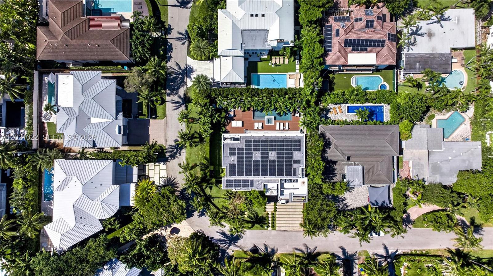 625 Curtiswood Dr Key Biscayne, FL 33149