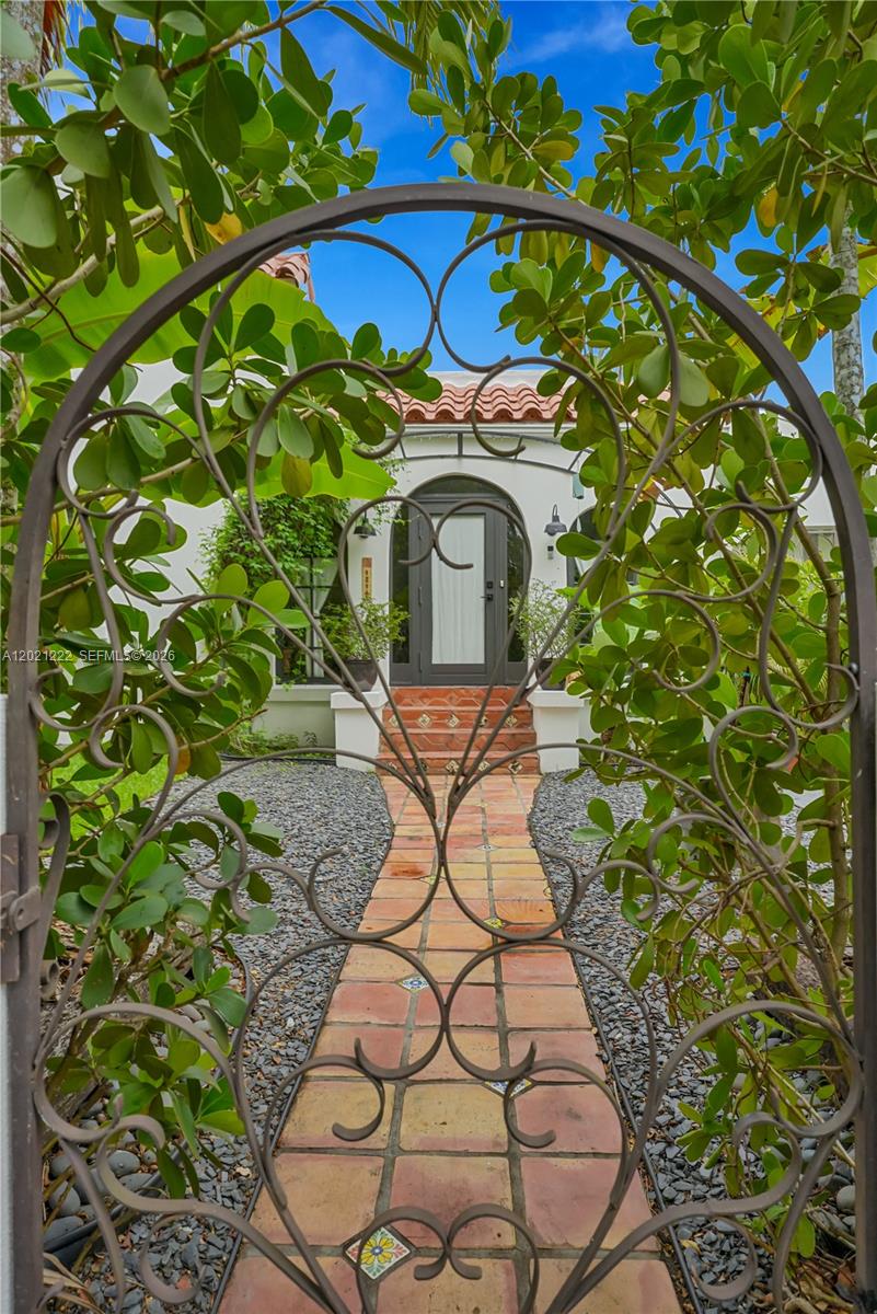 1214 Capri St Coral Gables, FL 33134