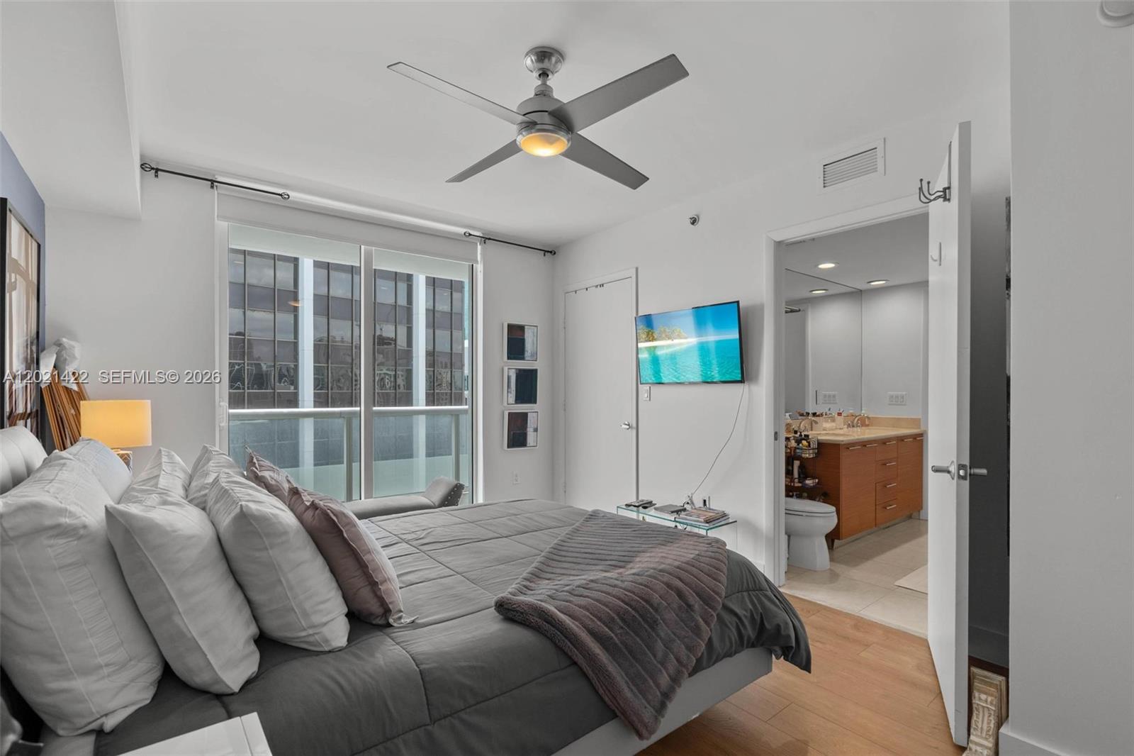 50 Biscayne Blvd #3510 Miami, FL 33132