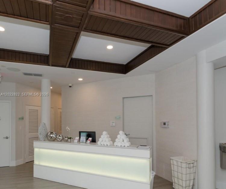 image Hamptons West24