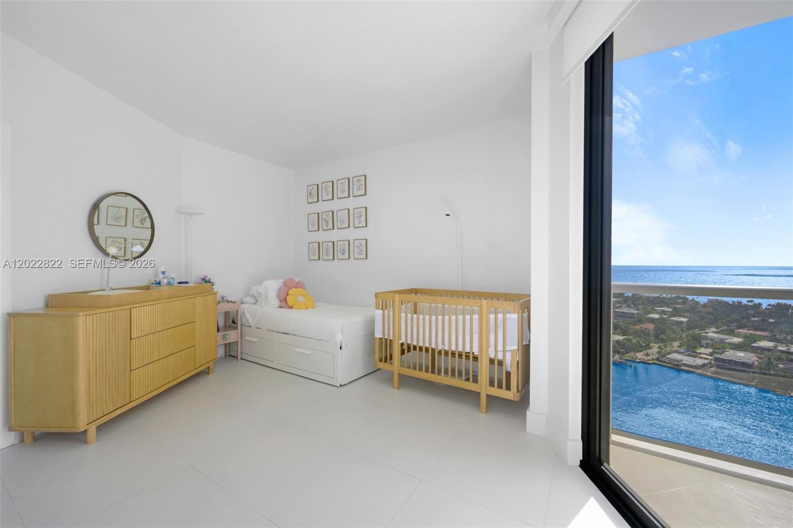 image Hamptons West8