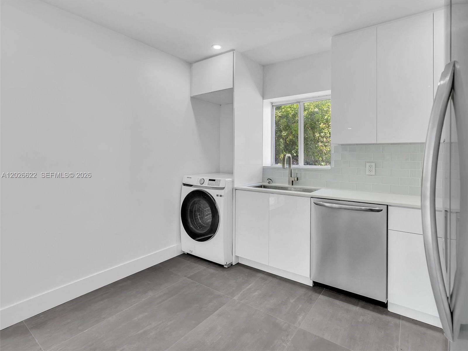 11900 N Bayshore Dr #1-8 North Miami, FL 33181