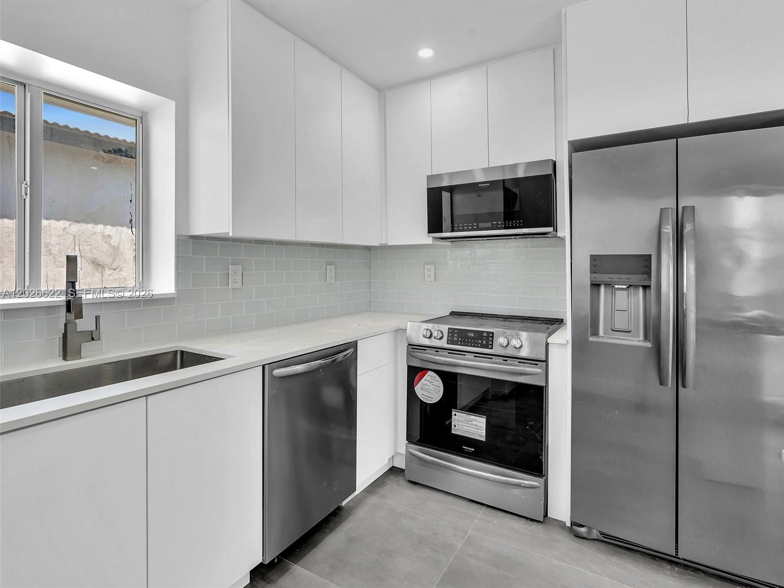 11900 N Bayshore Dr #1-8 North Miami, FL 33181
