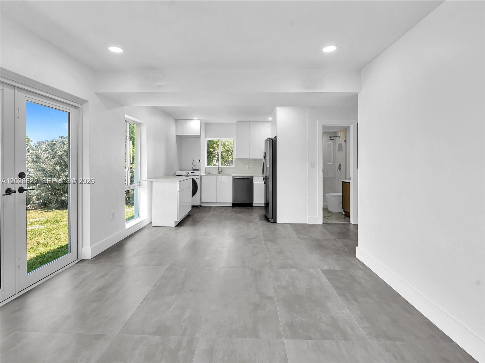 11900 N Bayshore Dr #1-8 North Miami, FL 33181