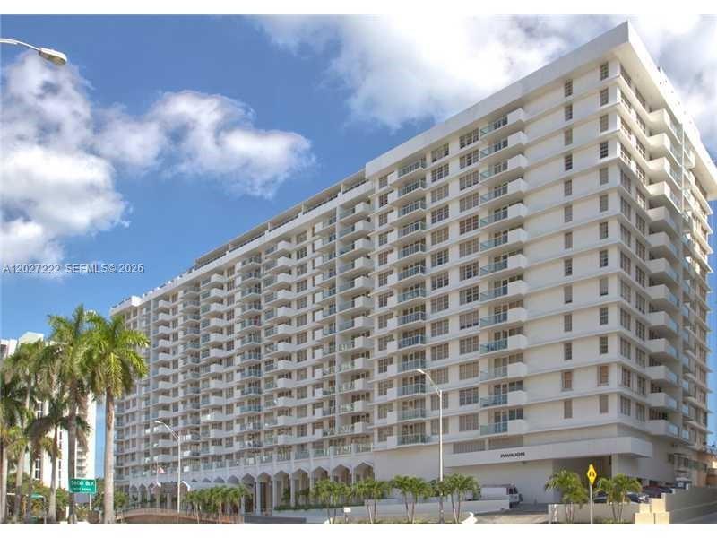 5601 Collins Ave #1121
