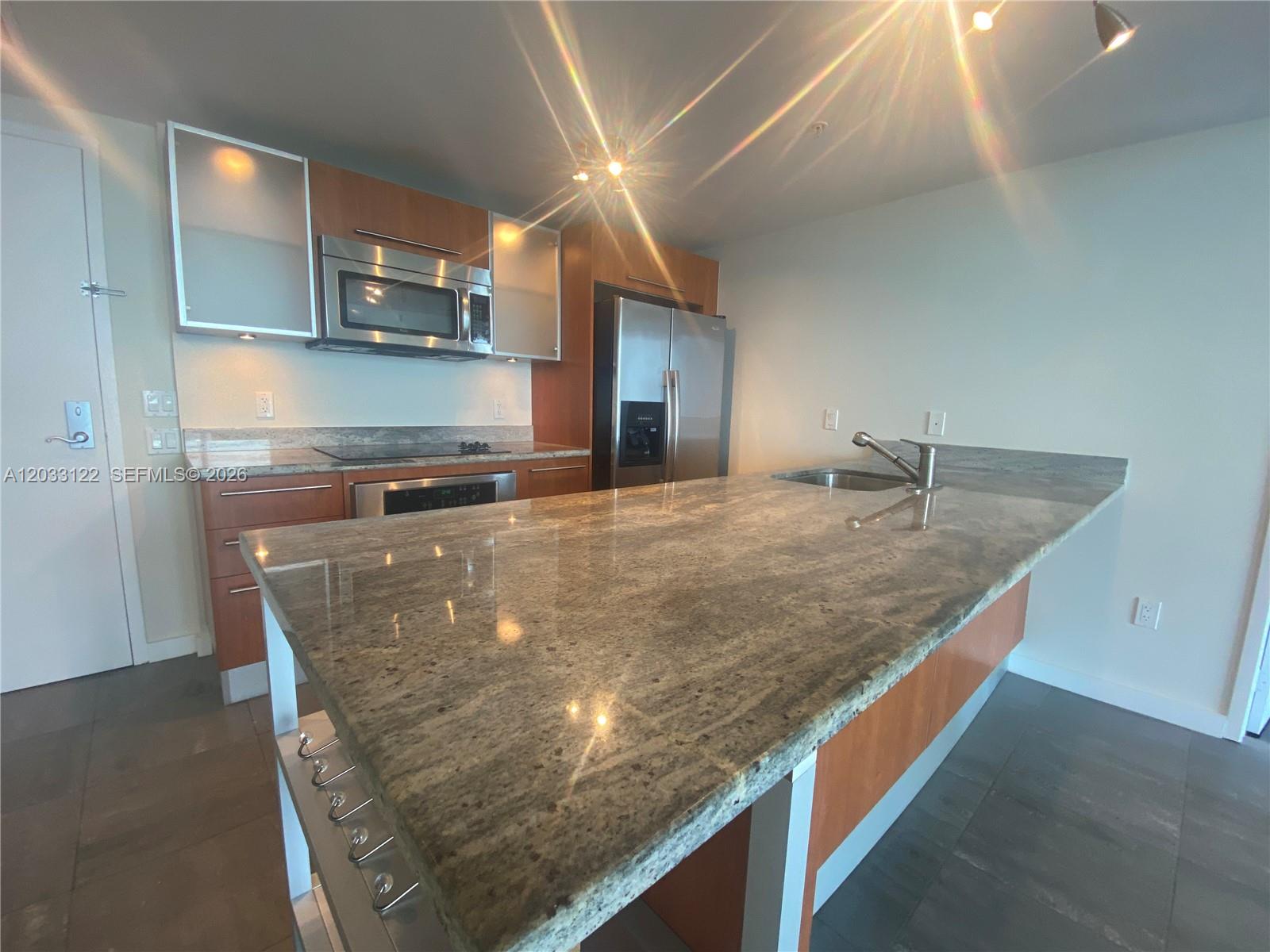 185 SW 7th St #4206