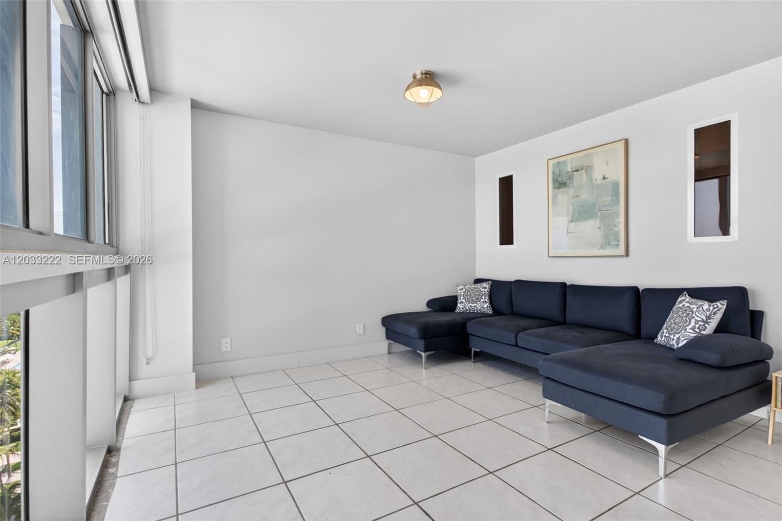 2655 Collins Ave #1512 Miami Beach, FL 33140