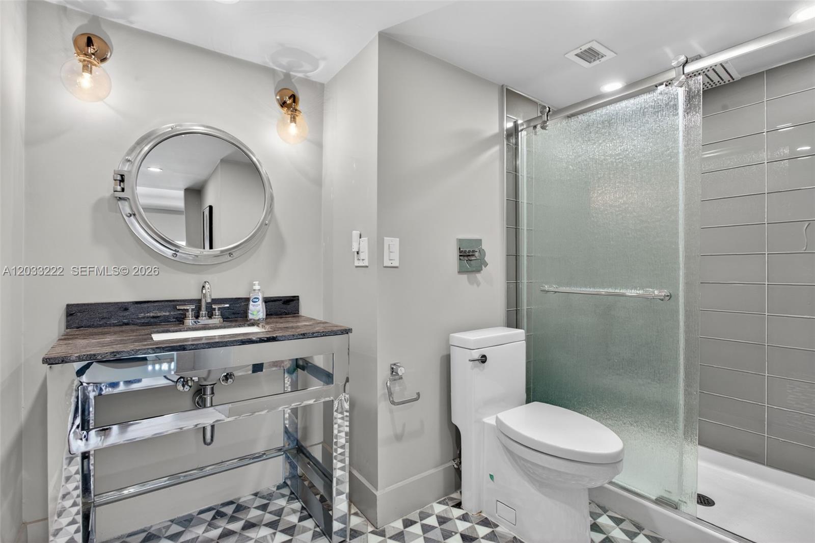 2655 Collins Ave #1512 Miami Beach, FL 33140