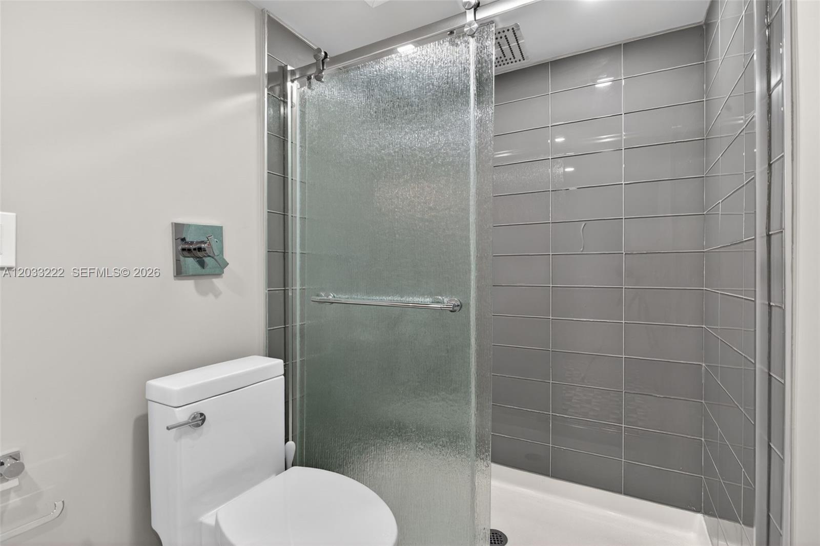 2655 Collins Ave #1512 Miami Beach, FL 33140
