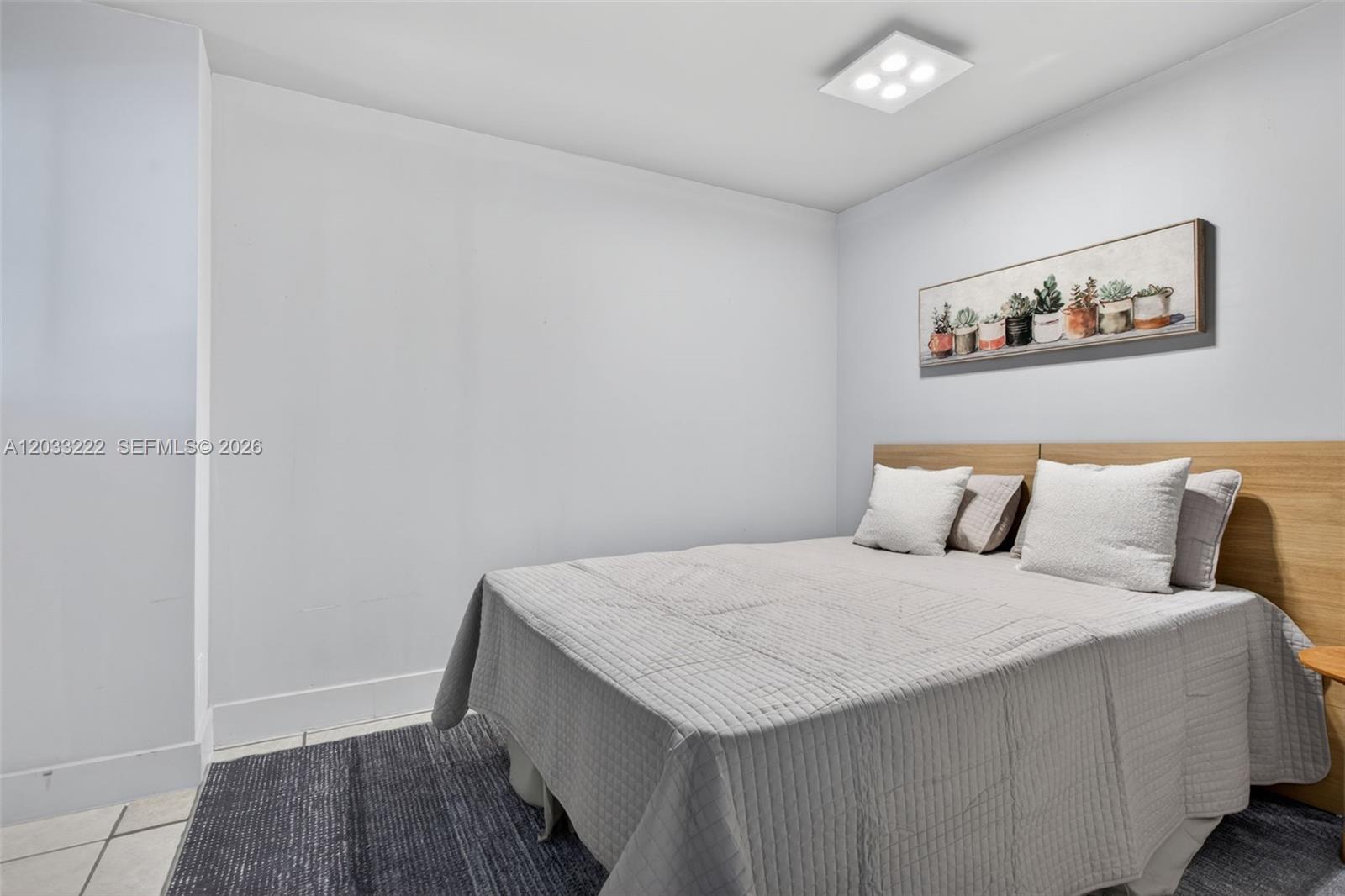 2655 Collins Ave #1512 Miami Beach, FL 33140