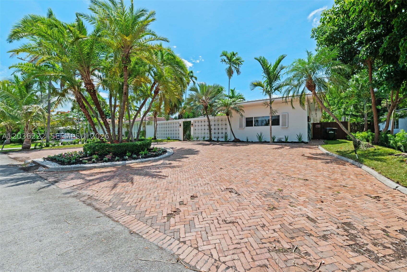 11530 NE 22nd Dr North Miami, FL 33181