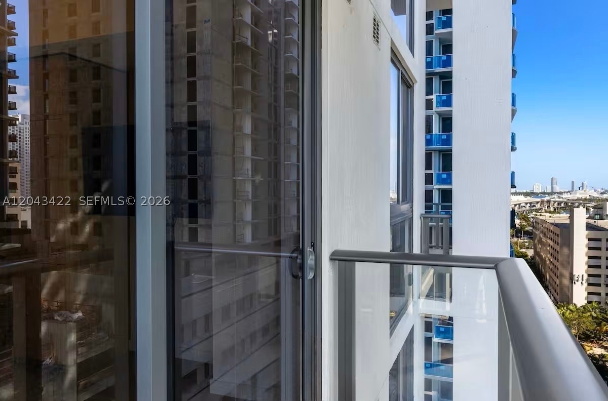 image The Crosby Miami Worldcenter13