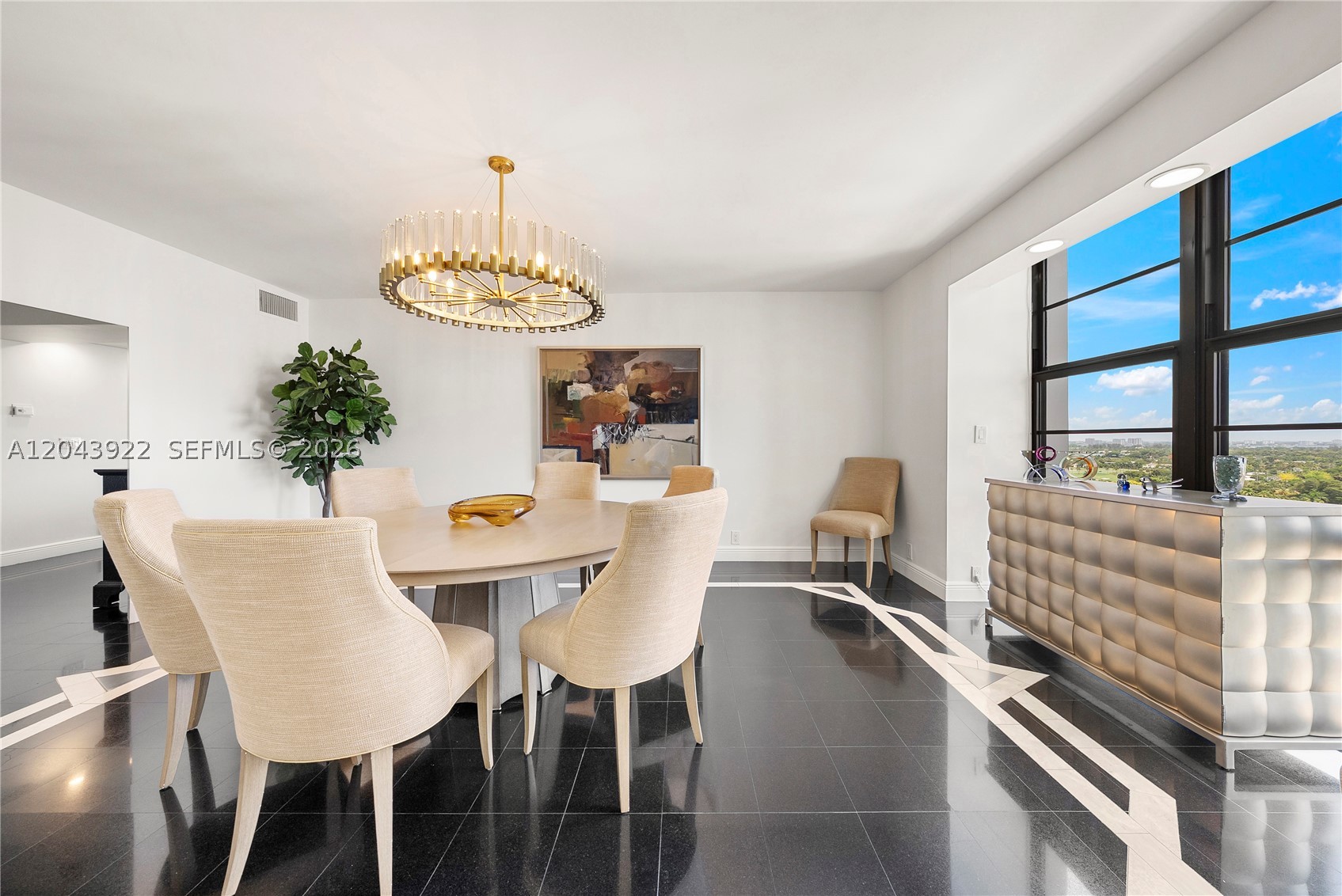 5500 Collins Ave #1902 Miami Beach, FL 33140