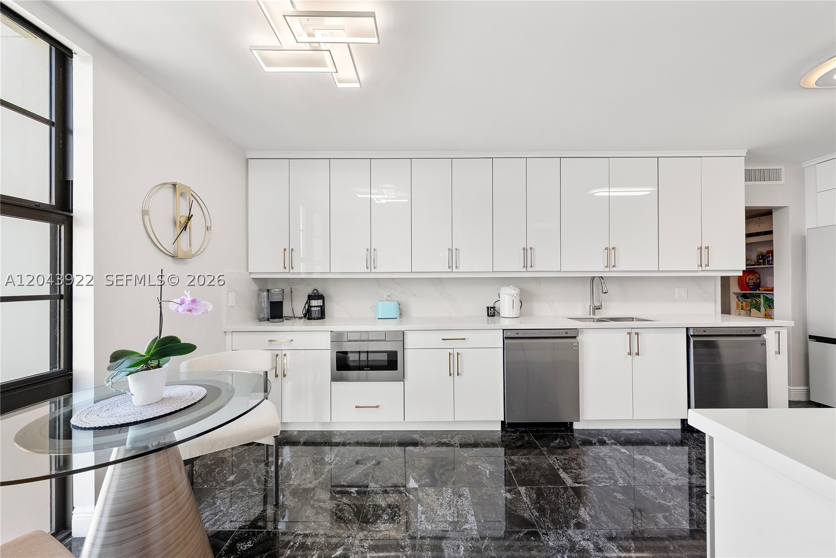 5500 Collins Ave #1902 Miami Beach, FL 33140
