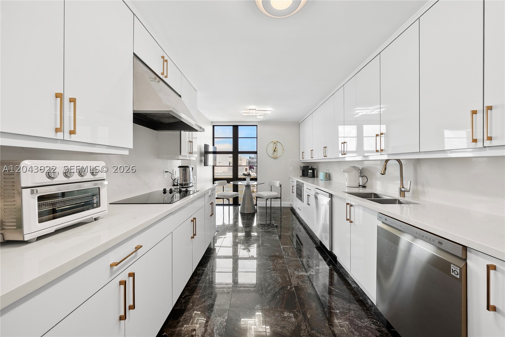 5500 Collins Ave #1902 Miami Beach, FL 33140