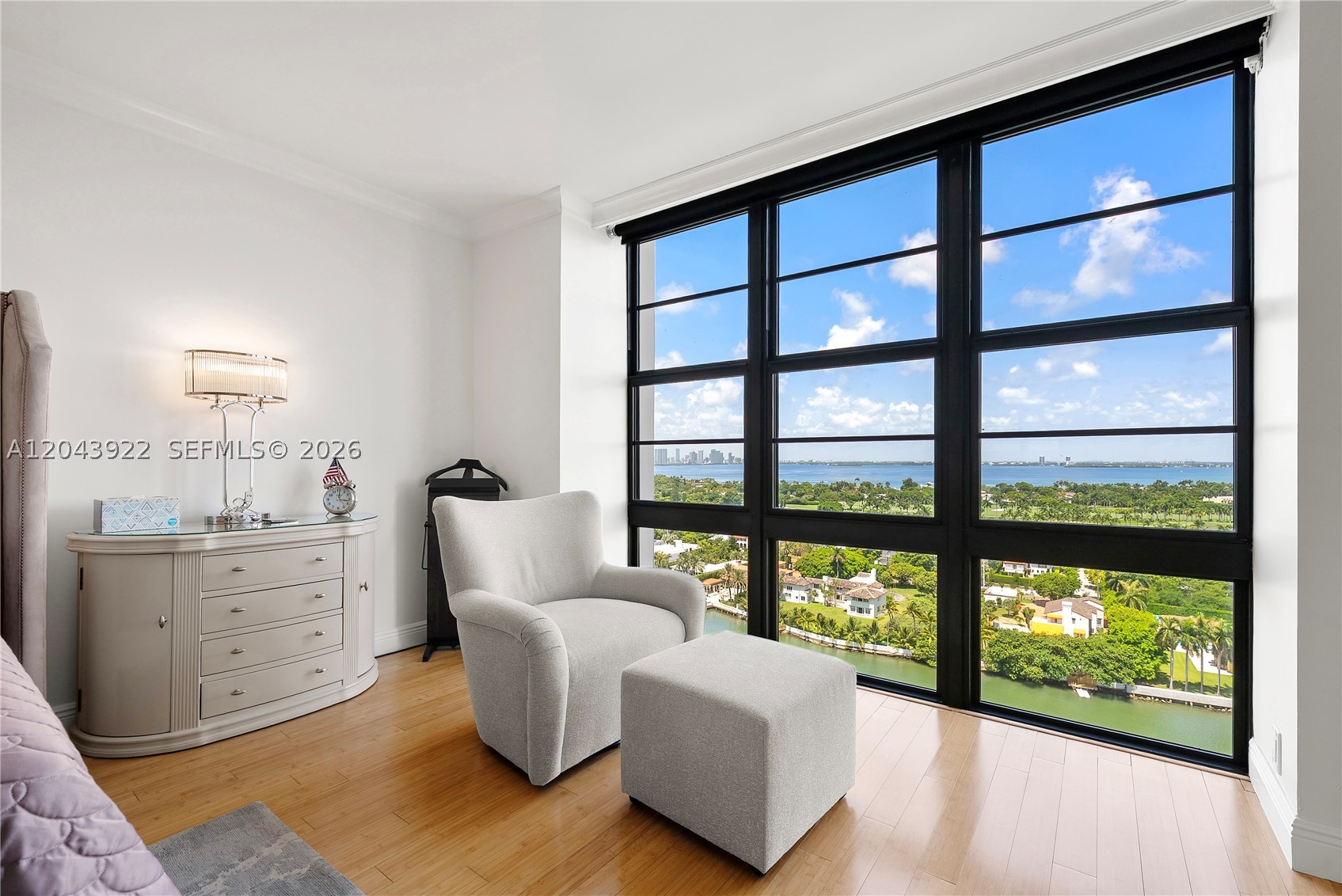 5500 Collins Ave #1902 Miami Beach, FL 33140