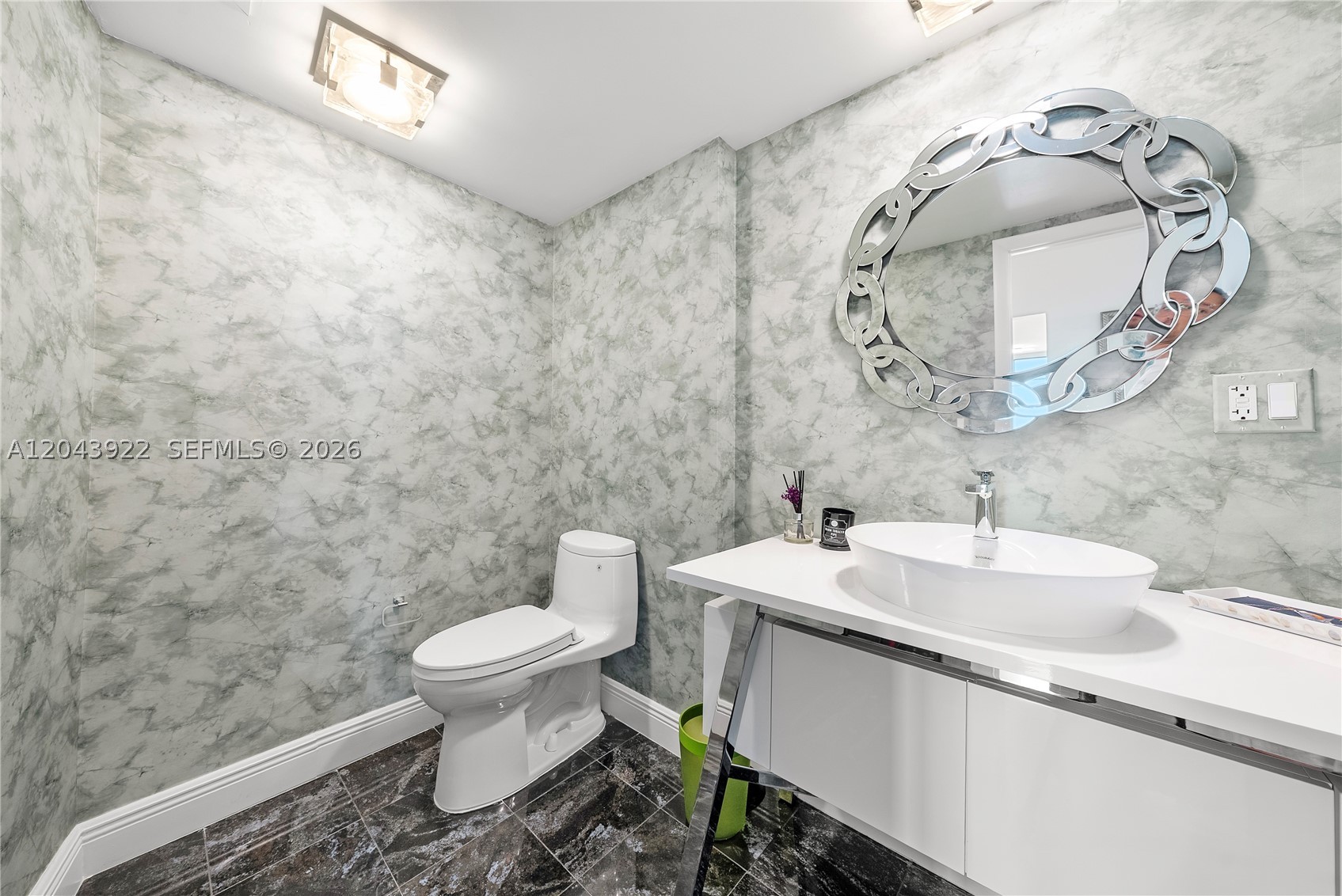 5500 Collins Ave #1902 Miami Beach, FL 33140