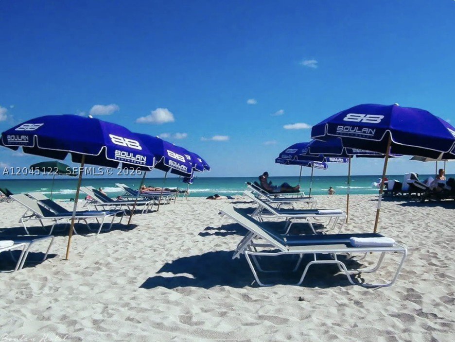 220 21st St #401 Miami Beach, FL 33139