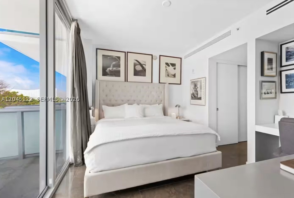 220 21st St #401 Miami Beach, FL 33139