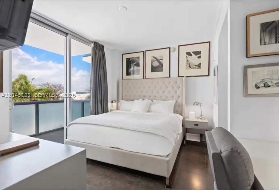 220 21st St #401 Miami Beach, FL 33139