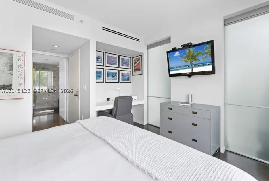 220 21st St #401 Miami Beach, FL 33139