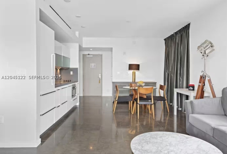 220 21st St #401 Miami Beach, FL 33139