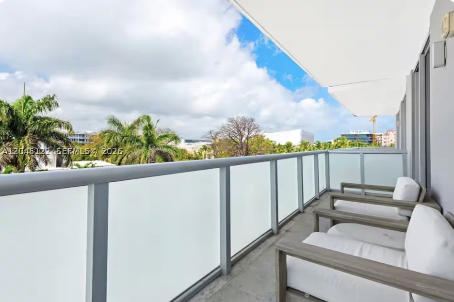 220 21st St #401 Miami Beach, FL 33139