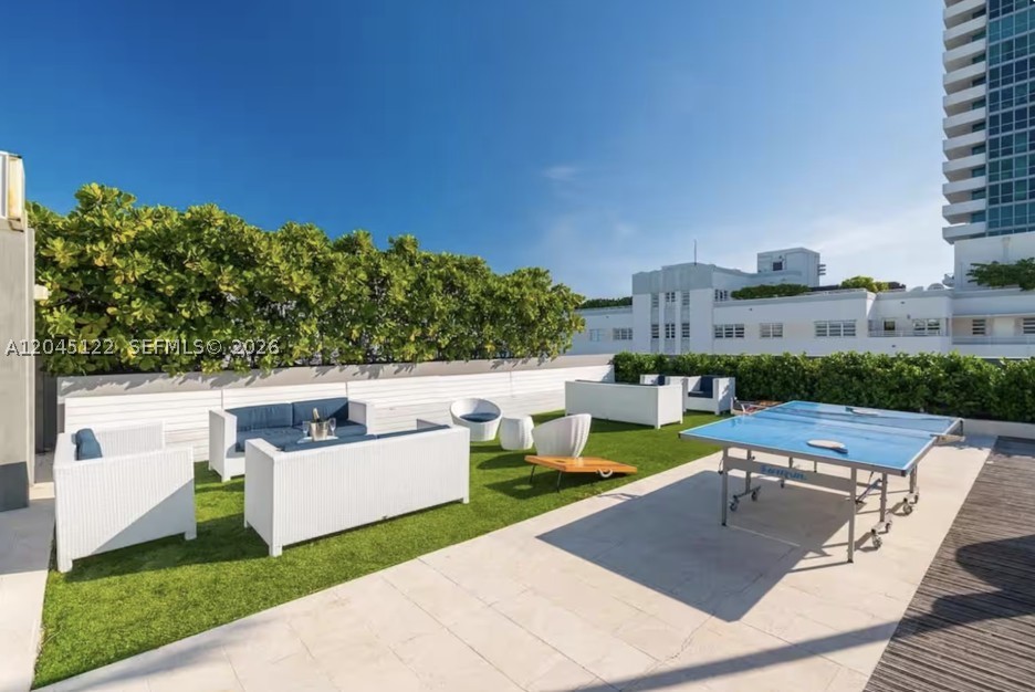 220 21st St #401 Miami Beach, FL 33139