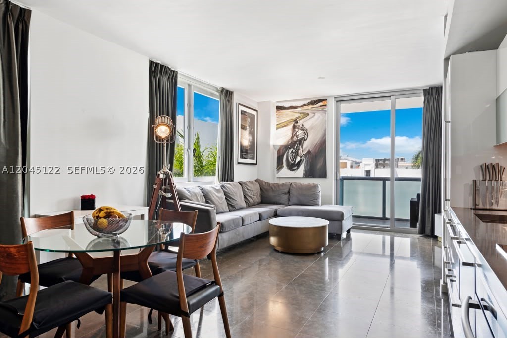 220 21st St #401 Miami Beach, FL 33139